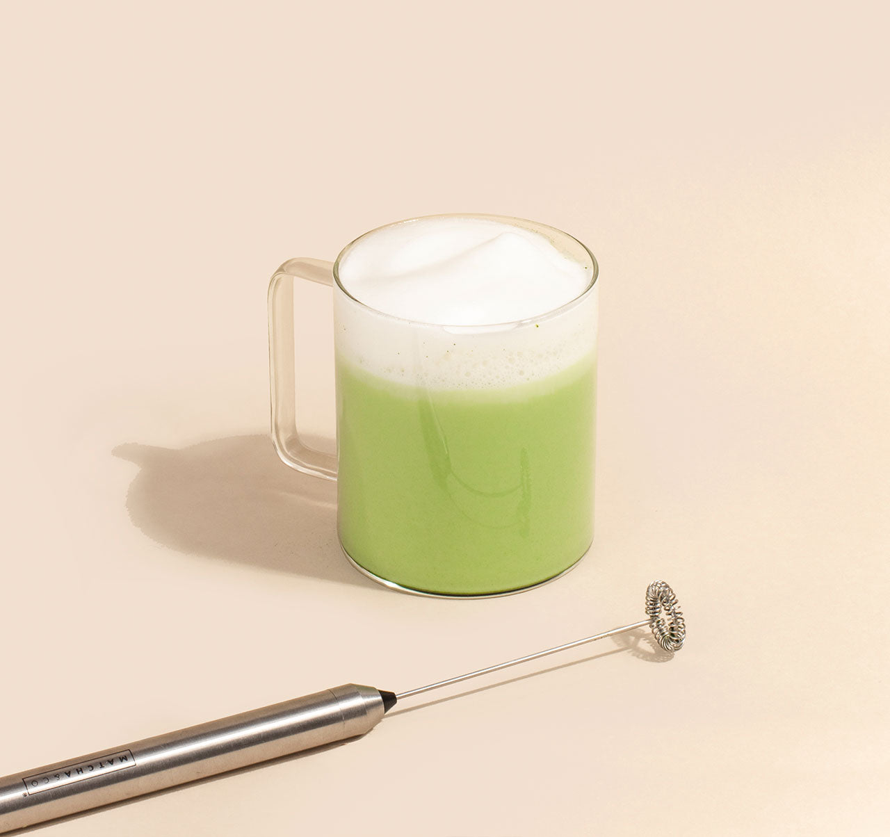 Matcha & CO Fouet mousseur électrique à main. Mousseur à lait, café ou thé.  Fonctionne avec deux piles AAA. : : Cuisine et Maison